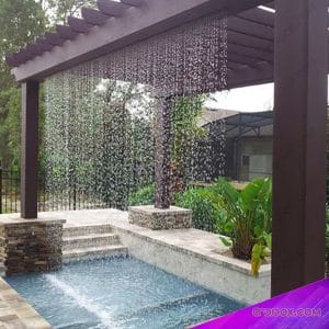 آبنما ریزشی در باغ